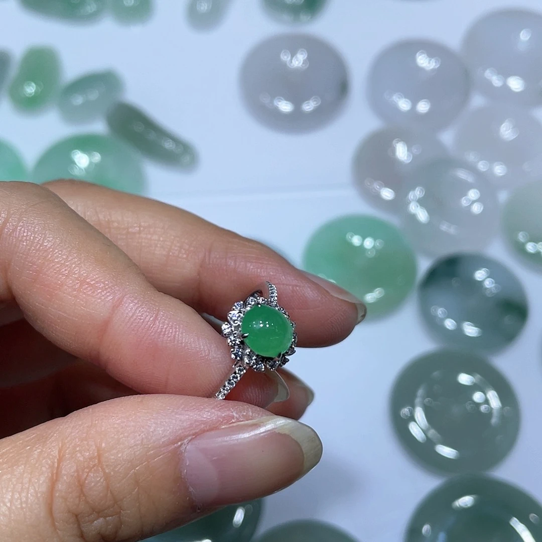 翡翠未镶嵌颈饰凌*凌天然翡翠戒指裸石