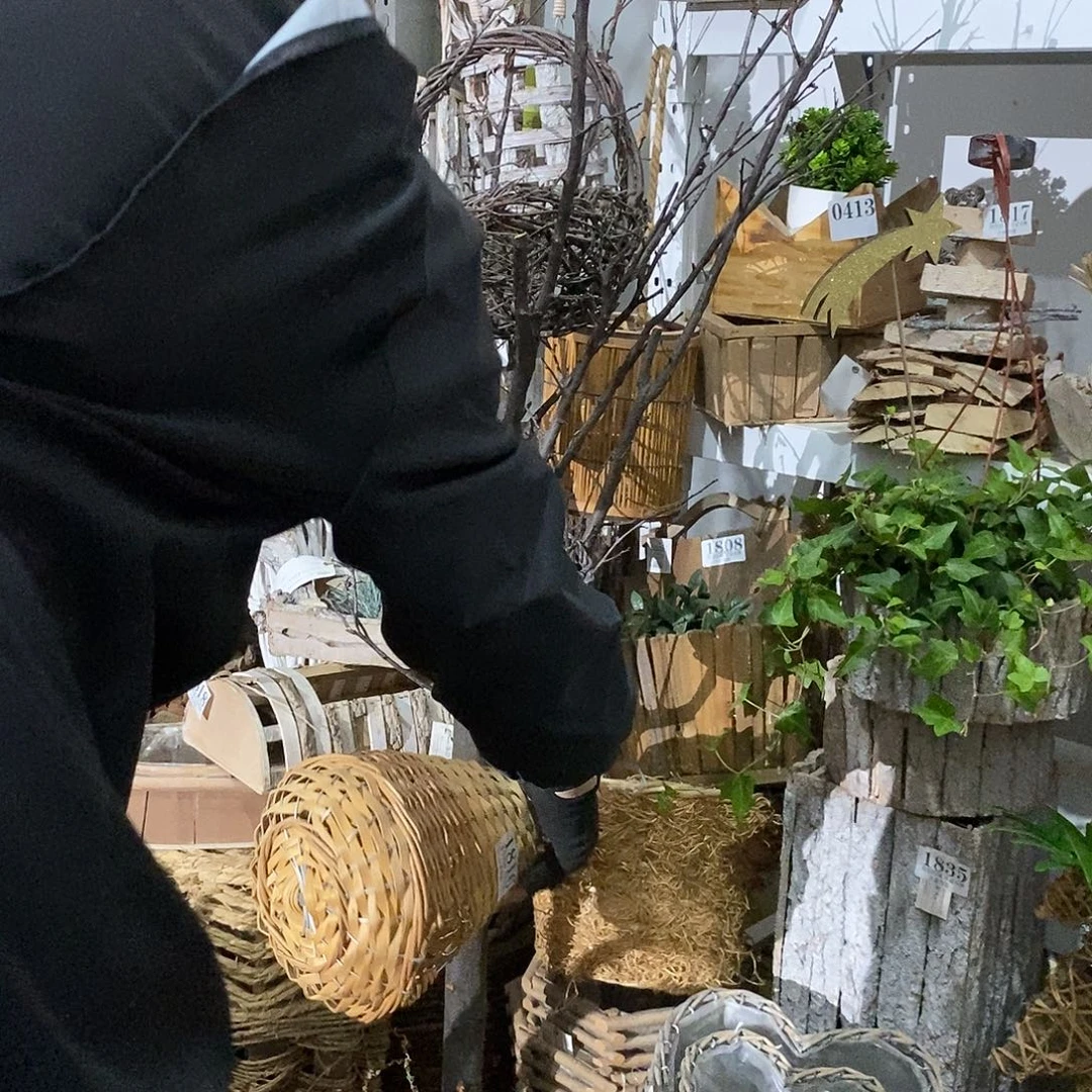 浪***夕微瑕放漏不退不换跑单拉黑