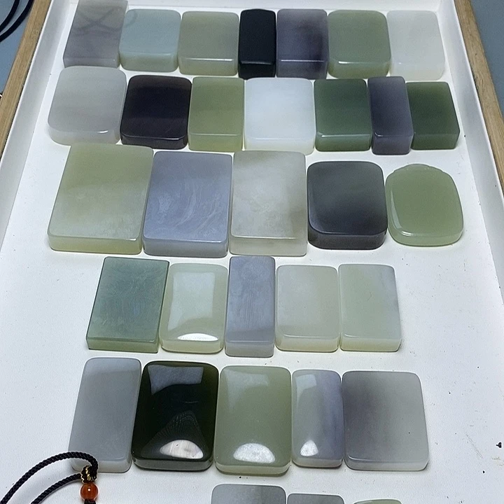 用***0和田玉未镶嵌颈饰