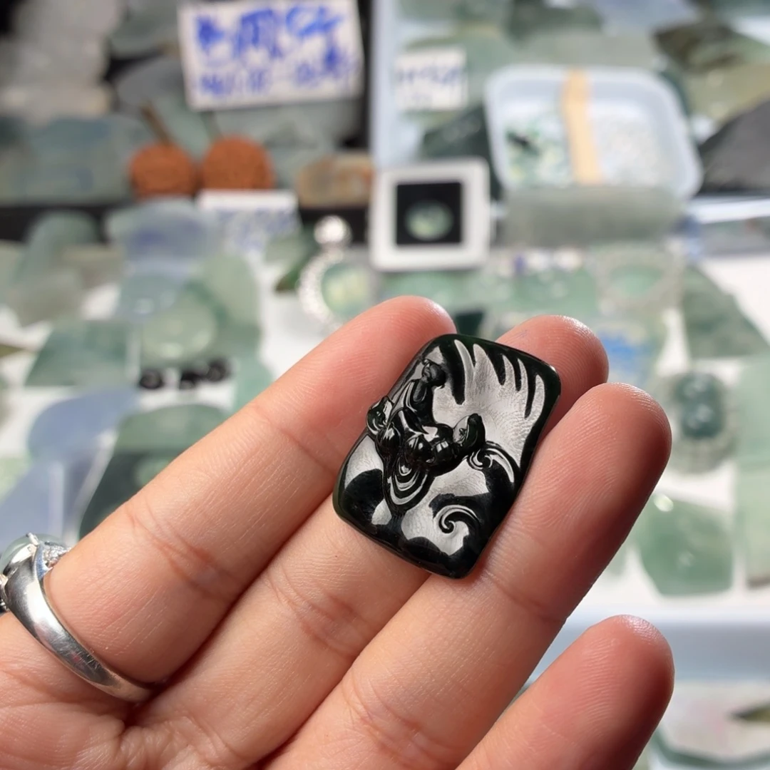 未镶嵌定制翡翠天然缅甸翡翠a货墨翠手工机雕小吊坠