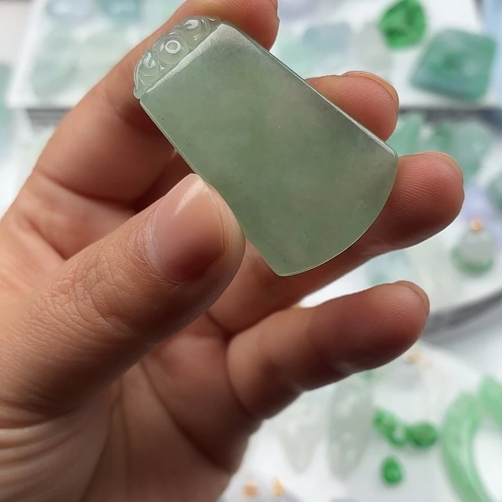 翡翠未镶嵌颈饰纯A