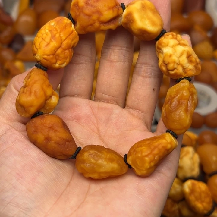 琥珀未镶嵌颈饰天然蜜蜡