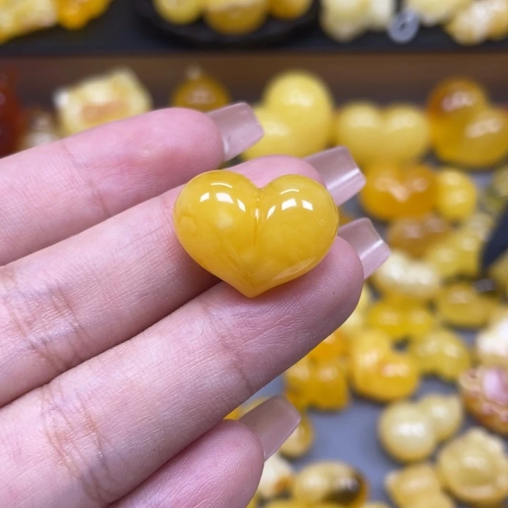 琥珀未镶嵌珠宝奇石