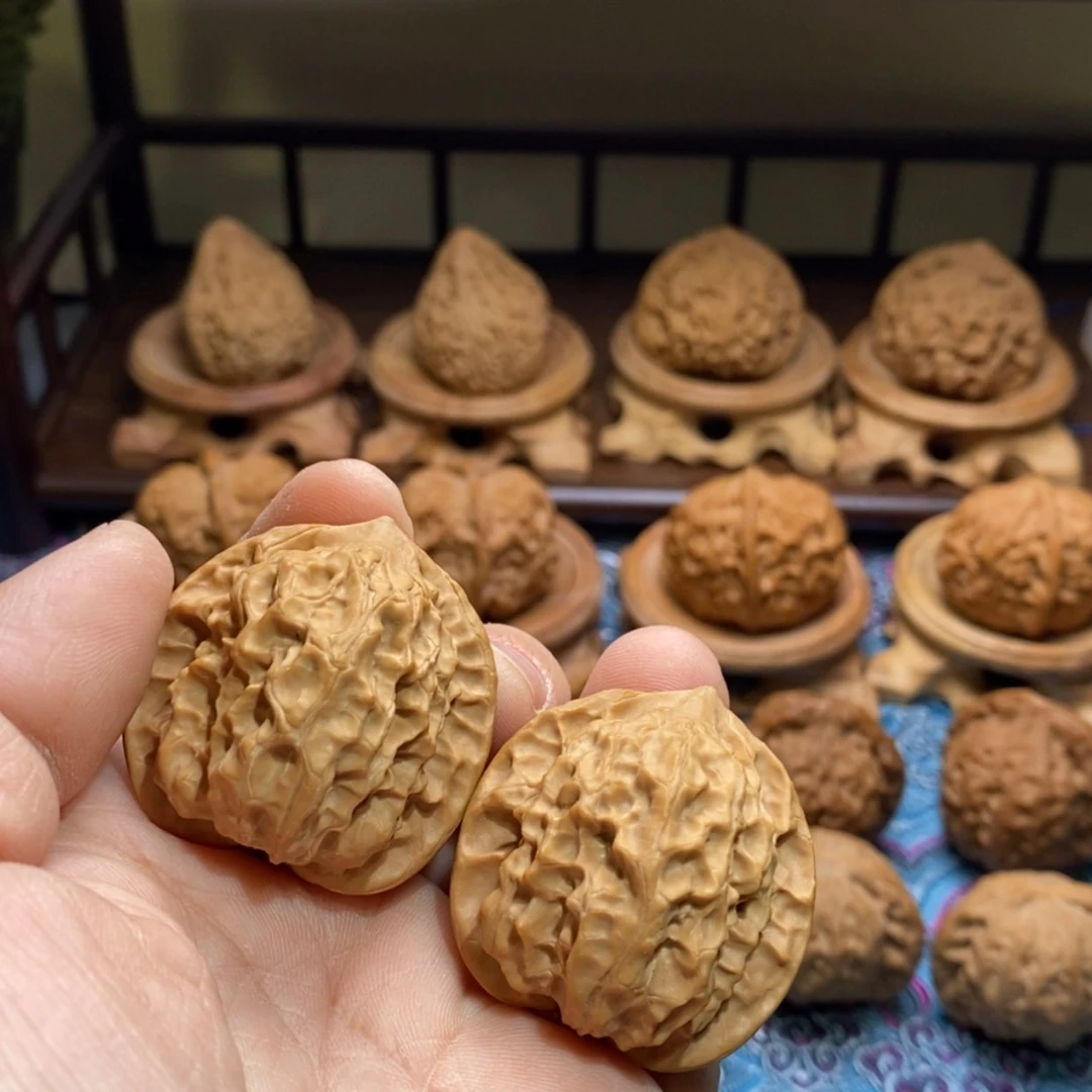 【闪购商品】文玩核桃吊坠月***茶玲珑