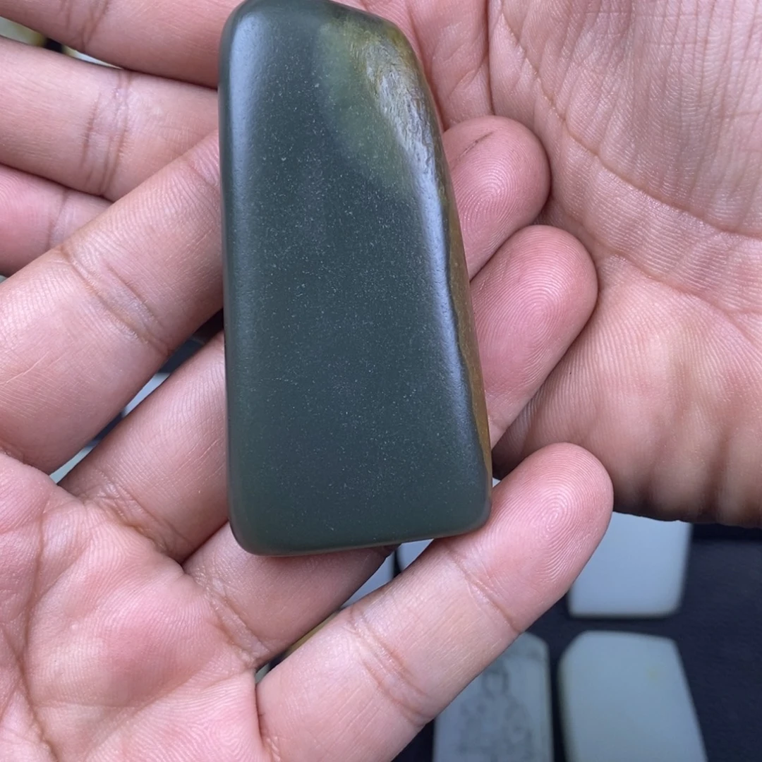 玉***心定制和田玉未镶嵌牌