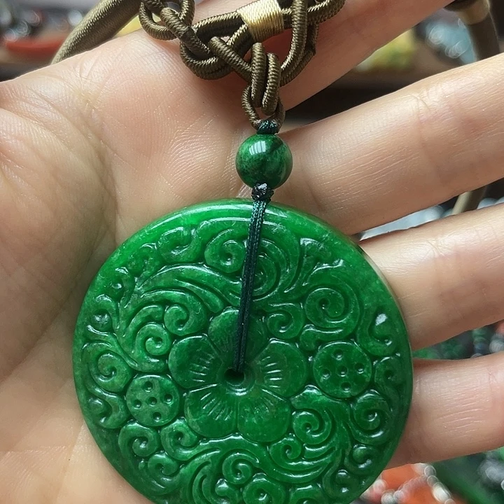 邪***子翡翠未镶嵌颈饰饰品