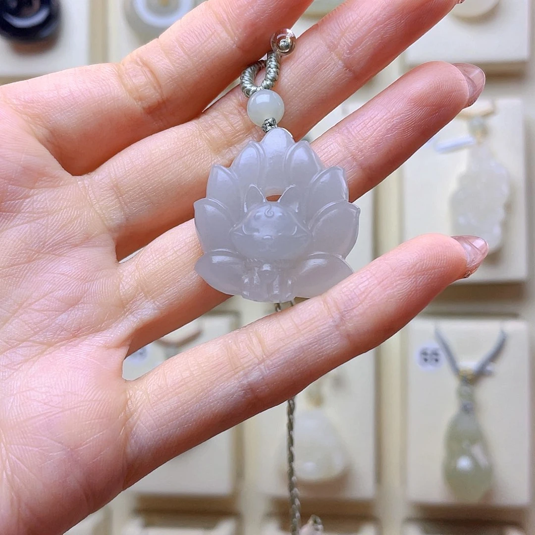 九***雾和田玉未镶嵌吊坠(赠链)