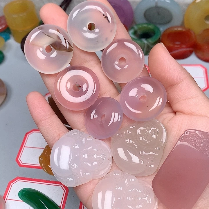 腊***梅未镶嵌颈饰玛瑙/玉髓