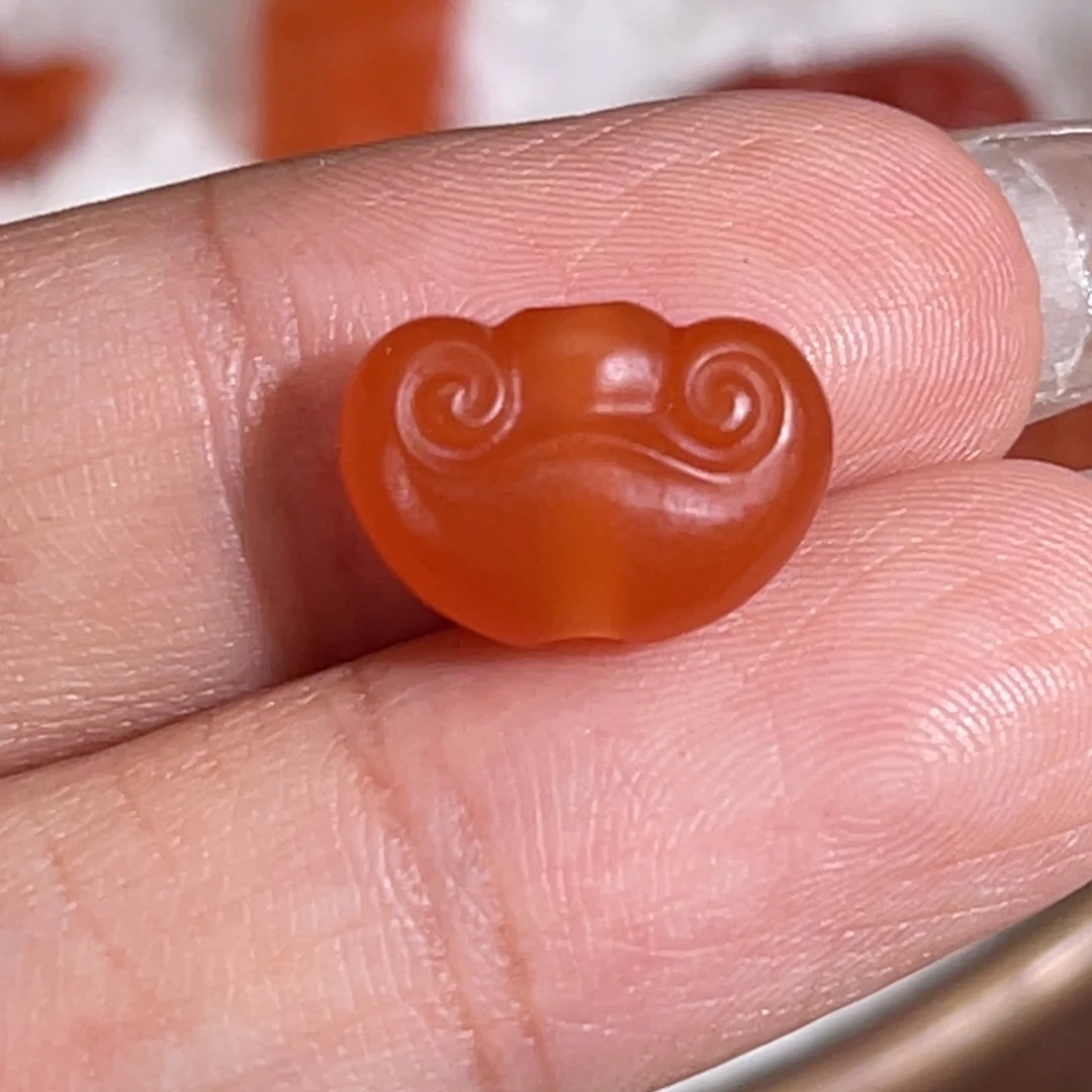 南红玛瑙未镶嵌大黑洞小如意13.2^9.5*5.9不退换