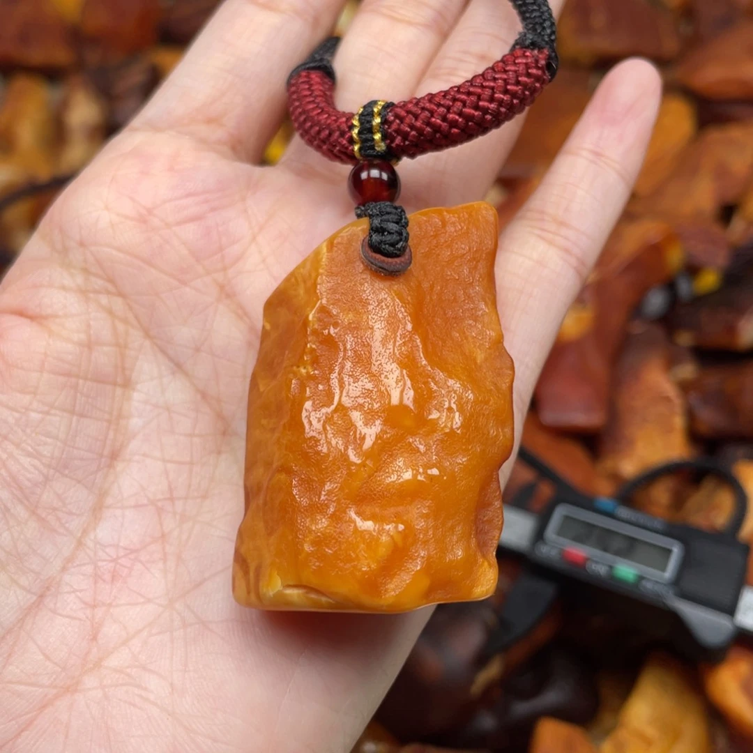 未镶嵌琥珀珠宝奇石