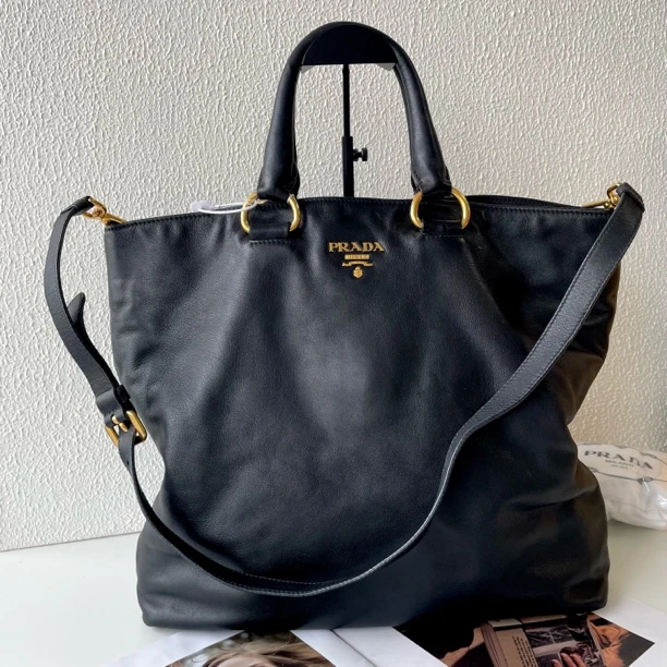 95新 Prada/普拉达 XM/经典黑金光面简约手提托特包/HD02921543