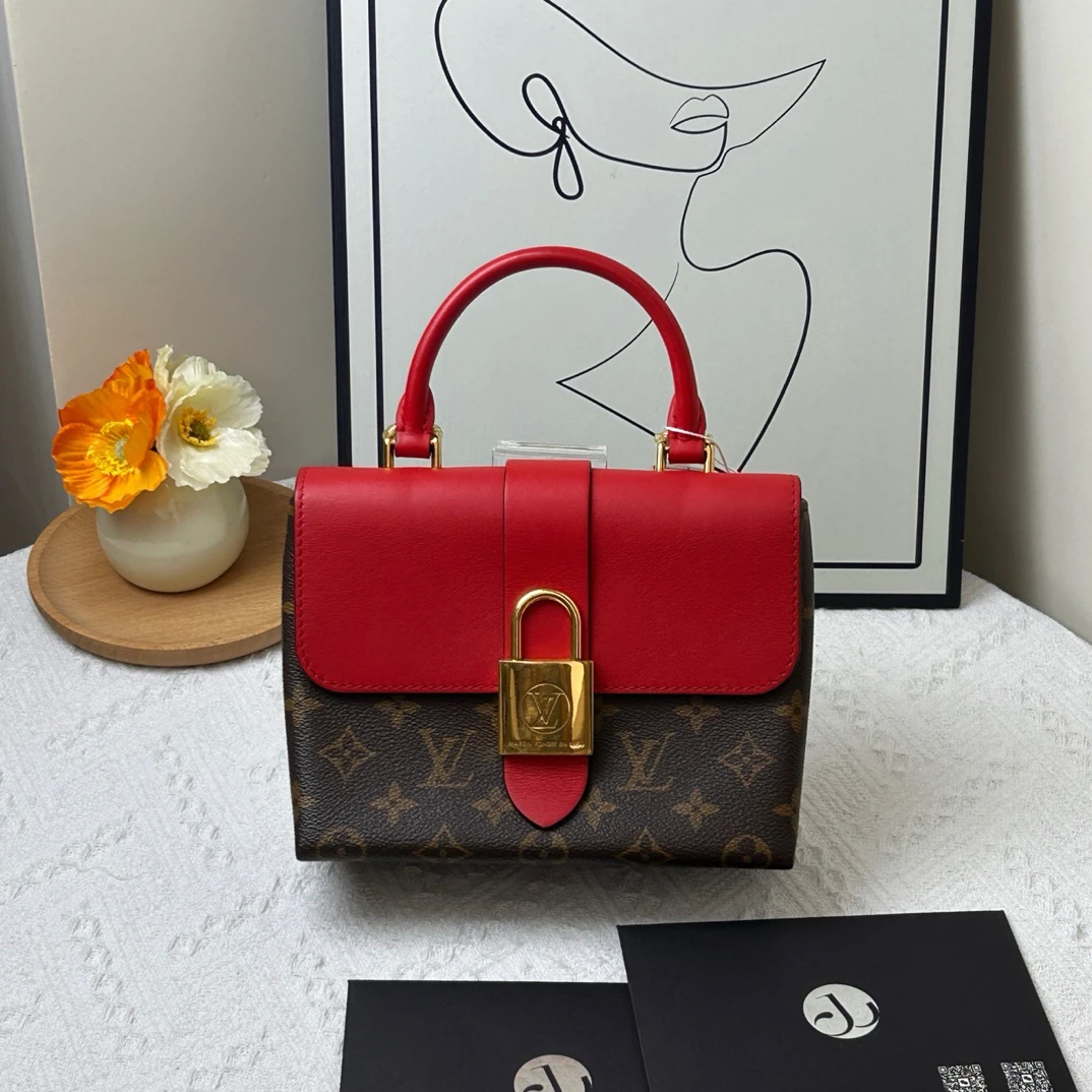 95新 LouisVuitton/路易威登 红锁头 /JW7379