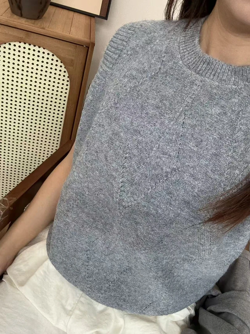 017马夹百搭风女圆领厚款背带款上衣百搭半高领针织