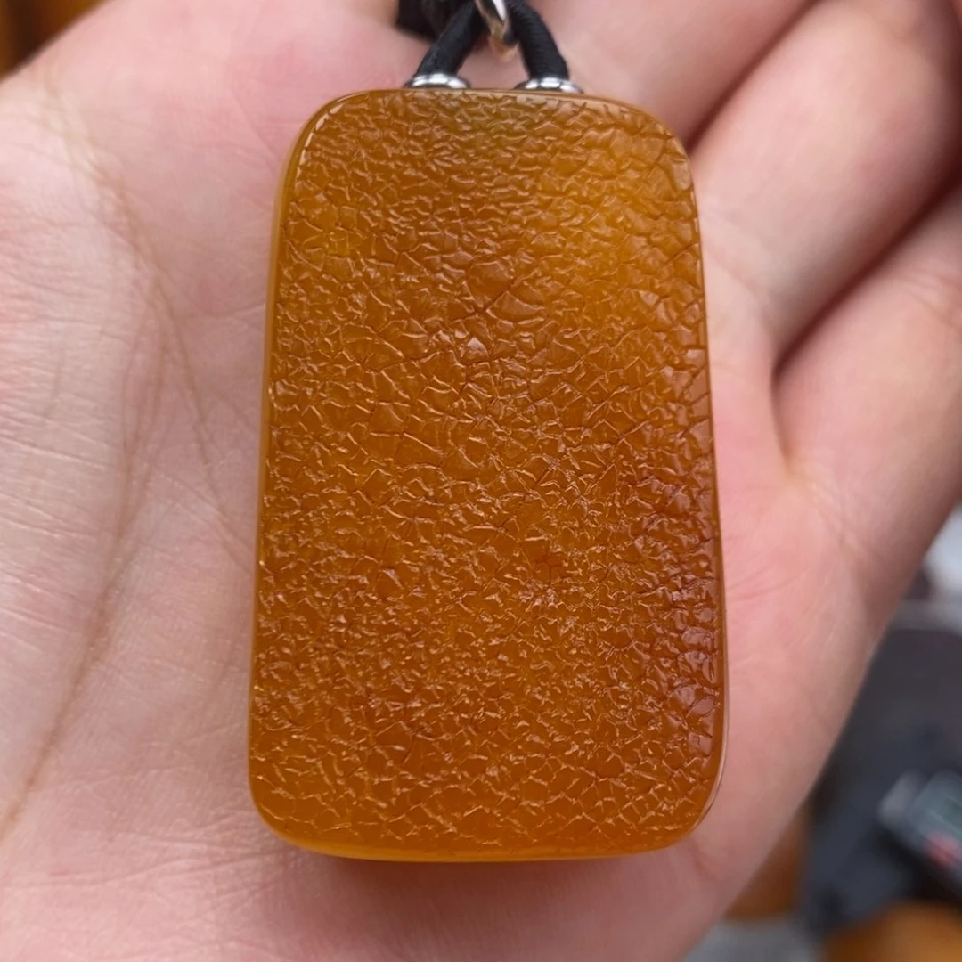 琥珀吊坠(赠链)未镶嵌