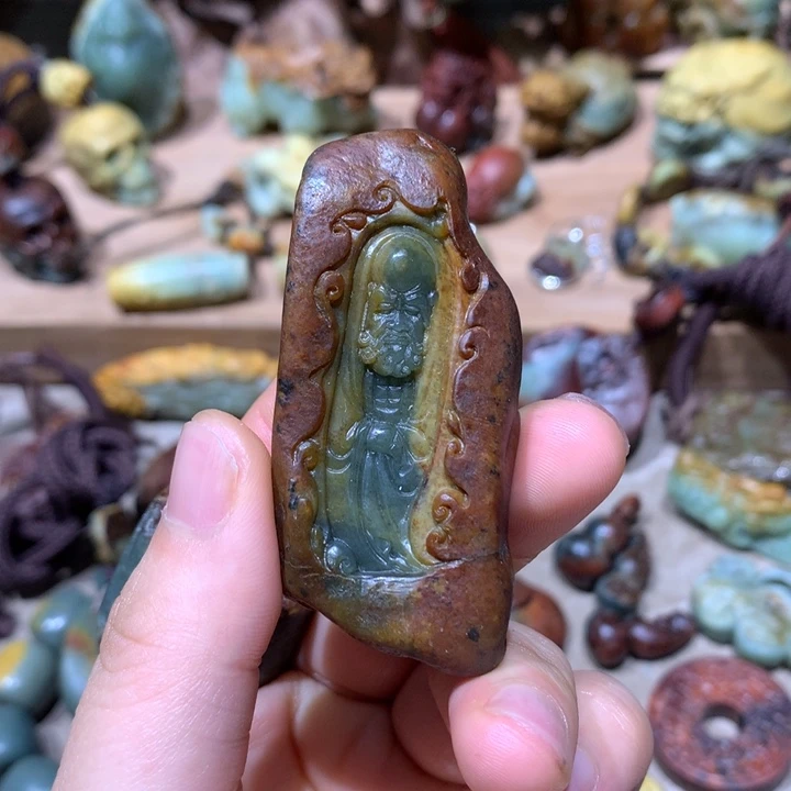 未镶嵌岫岩河磨玉（透闪石质玉）把件