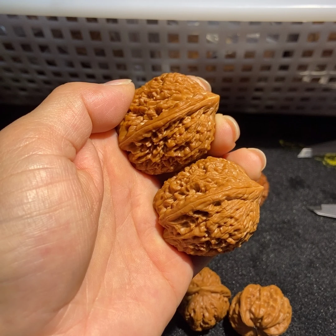 文玩核桃吊坠蒜头核桃90