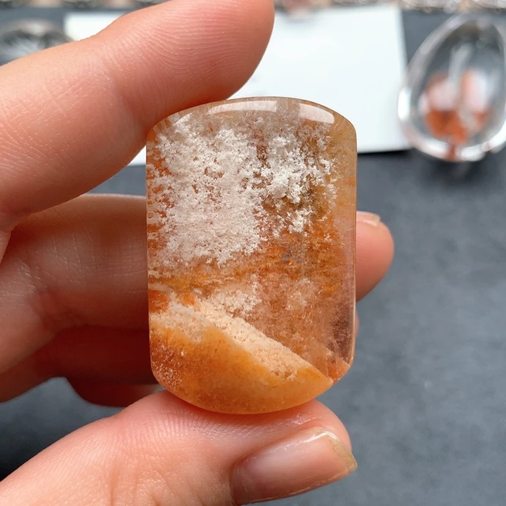水晶颈饰未镶嵌白***。水晶