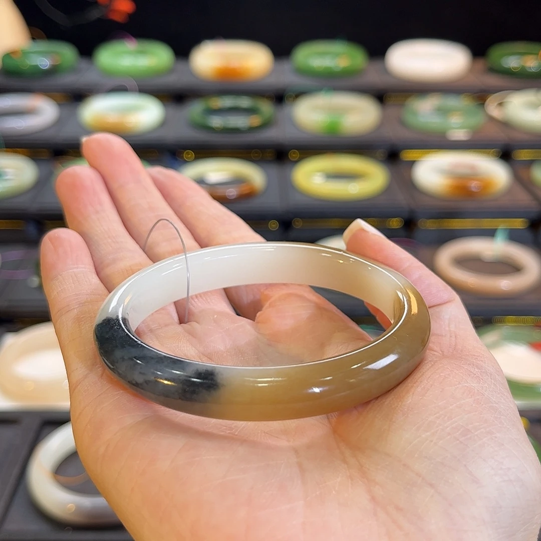 和田玉未镶嵌手镯糖青花贵妃