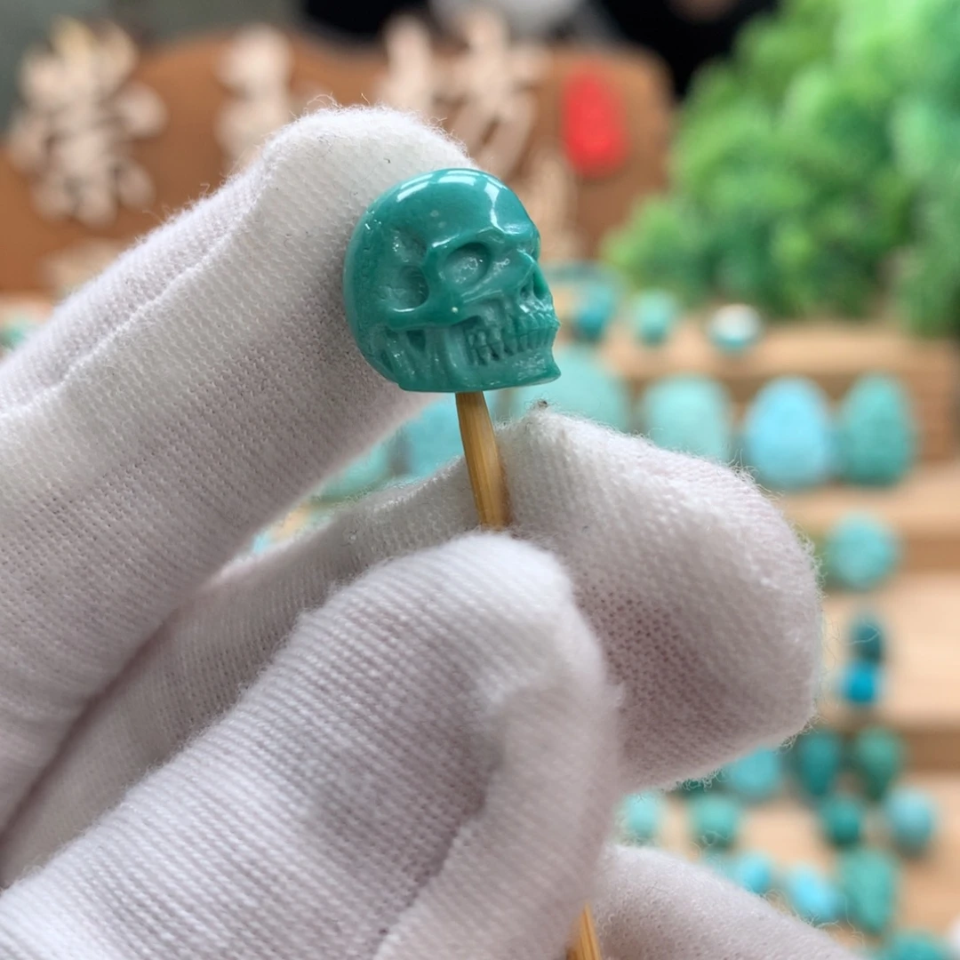 绿松石未镶嵌颈饰原矿绿松石骷髅配饰