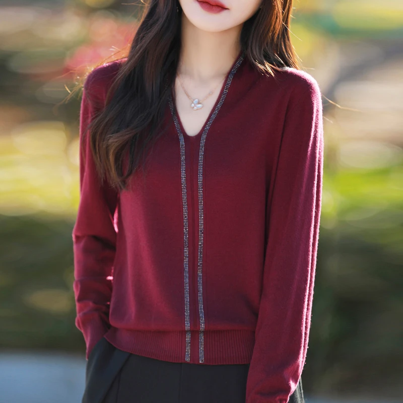 2025春季新款高级感V领烫钻精纺羊毛打底衫女宽松薄款针织衫套头