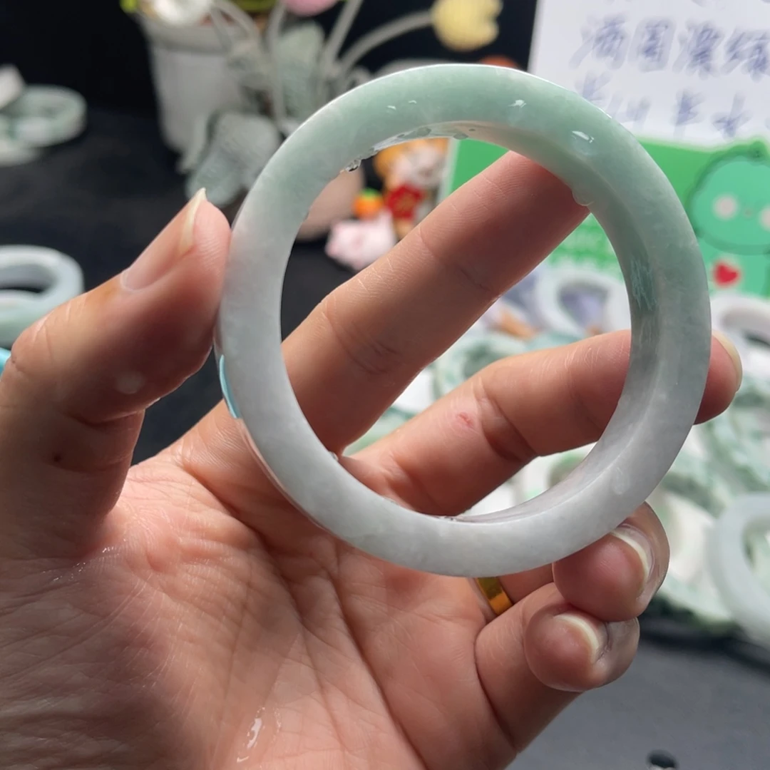 未镶嵌手镯定制翡翠