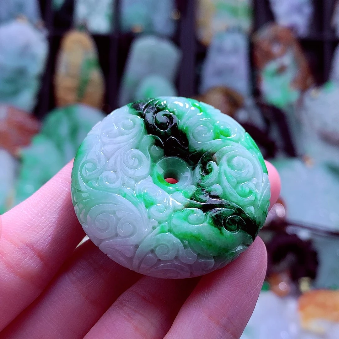 颈饰未镶嵌翡翠天然