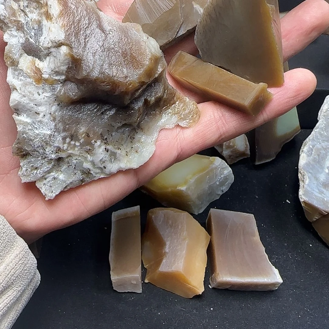 和田玉未镶嵌珠宝奇石