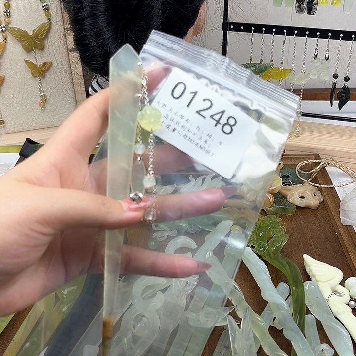 蛇纹石玉发簪合金小*苗