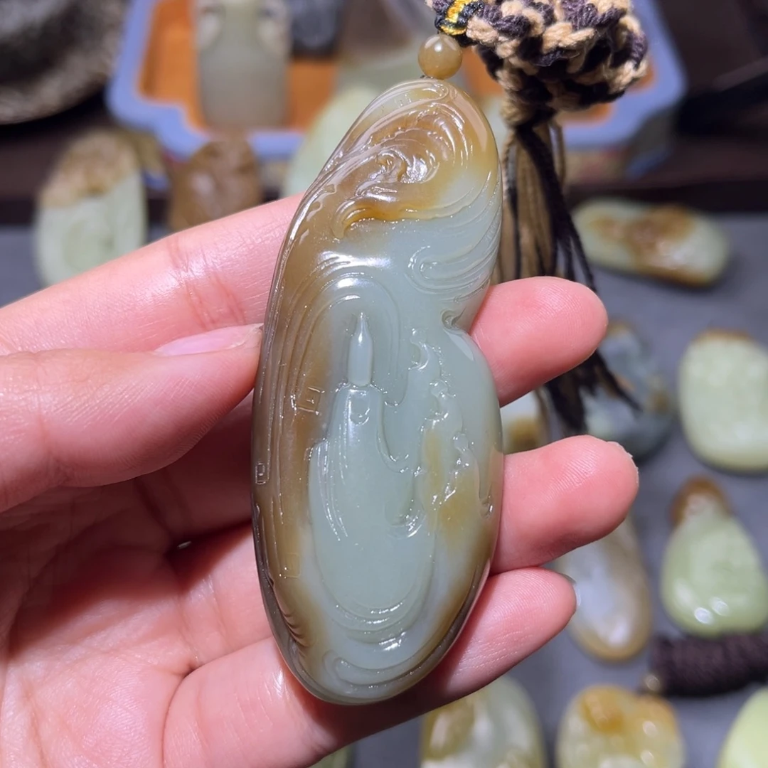 和田玉（糖玉）未镶嵌把件