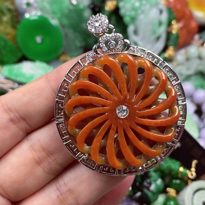 翡翠未镶嵌吊坠(赠链)