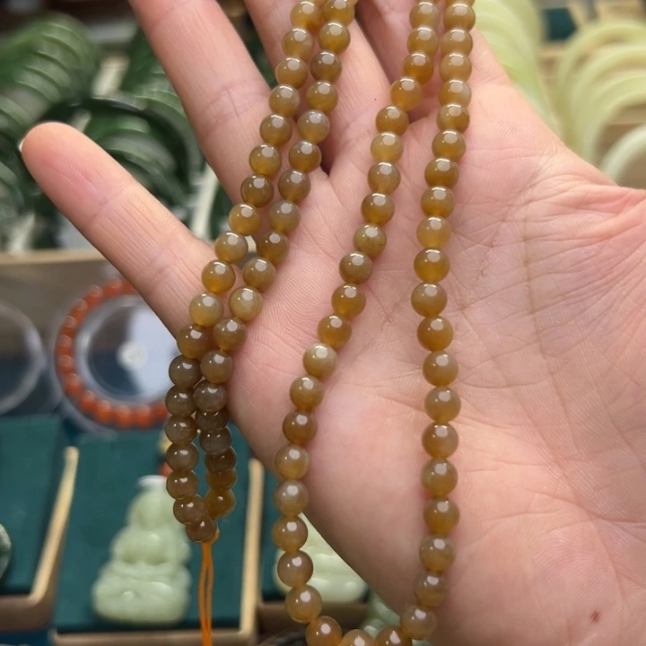 和田玉颈饰未镶嵌108卡6且末糖