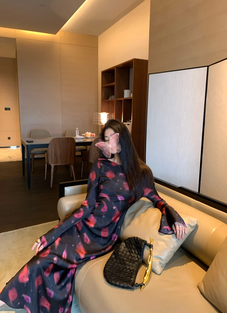 JINNANYI 后背交叉露背修身长袖显瘦长裙
