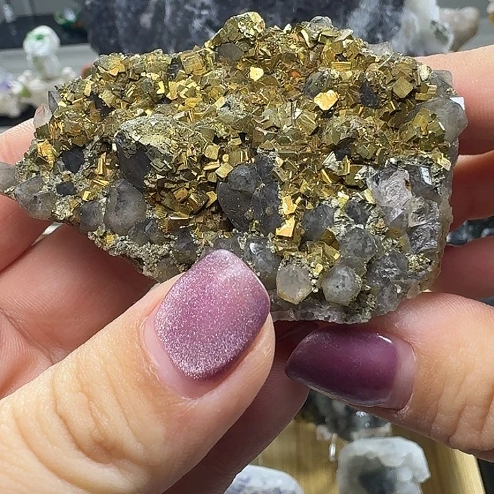 石材5️⃣2️⃣黄铁水晶