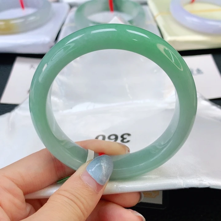 翡翠手镯未镶嵌翡翠手镯57