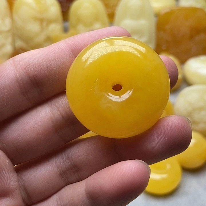 琥珀颈饰未镶嵌琥珀蜜蜡吊坠