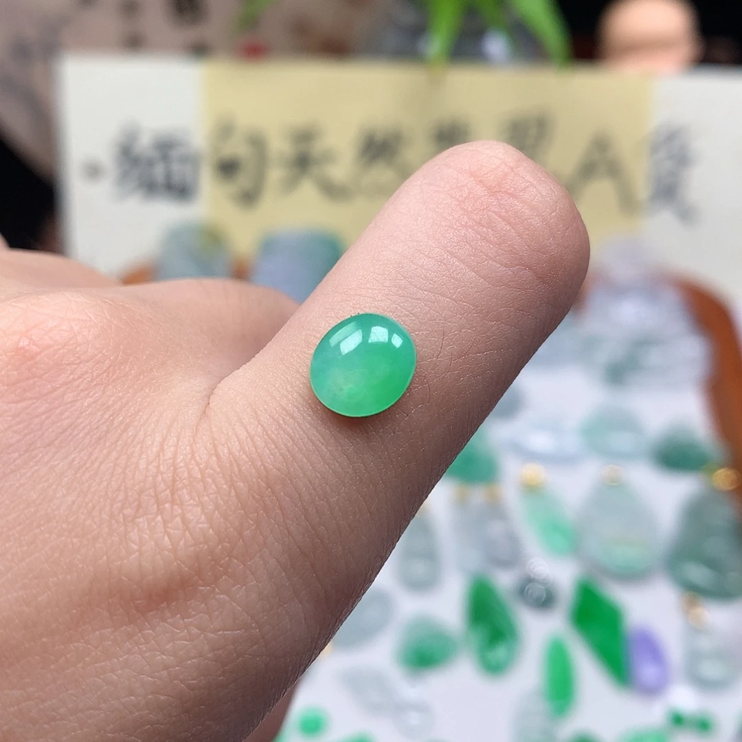 翡翠散珠缅甸天然A货翡翠阳绿蛋面