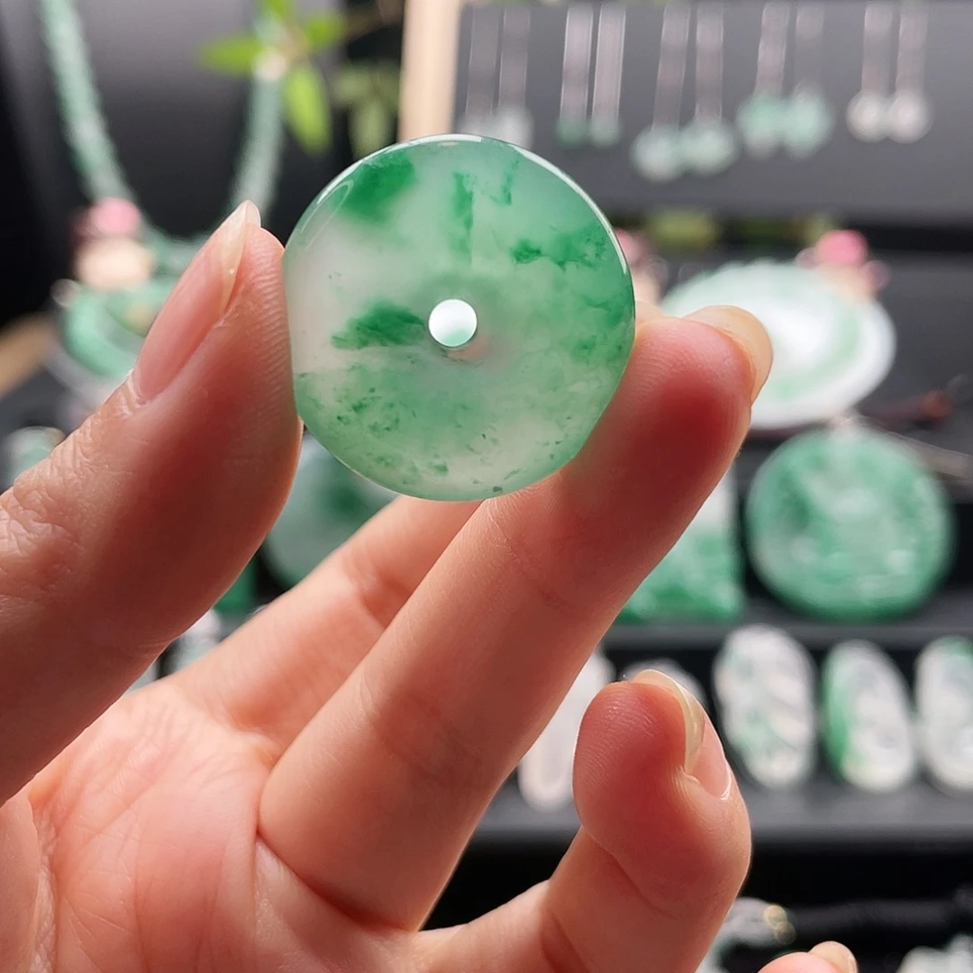 石英质玉未镶嵌吊坠(赠链)