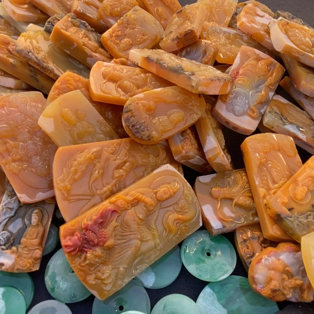 石英质玉（黄龙玉）合金颈饰