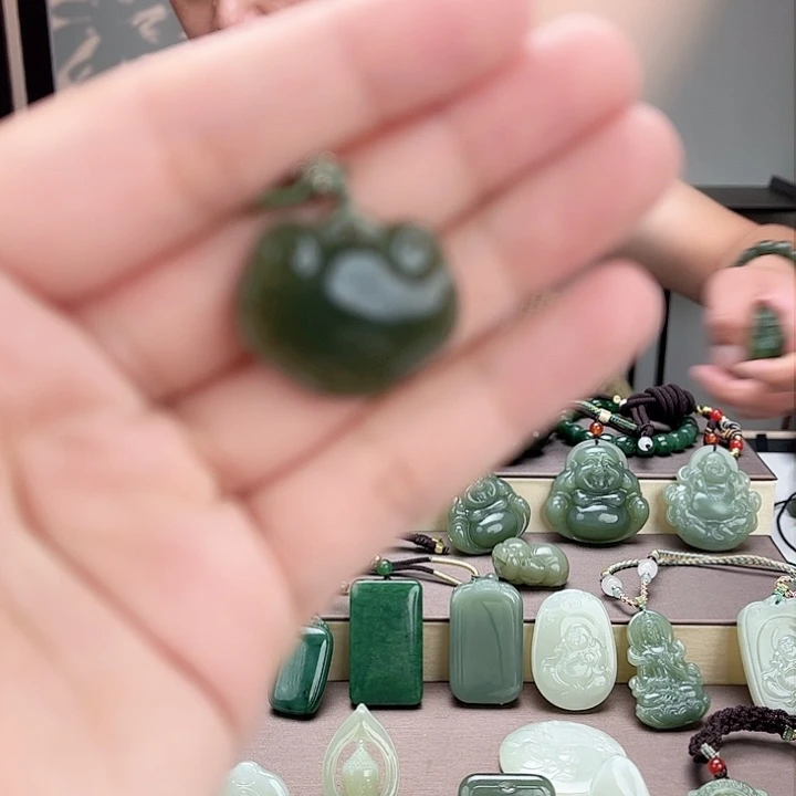 和田玉（糖玉）未镶嵌颈饰