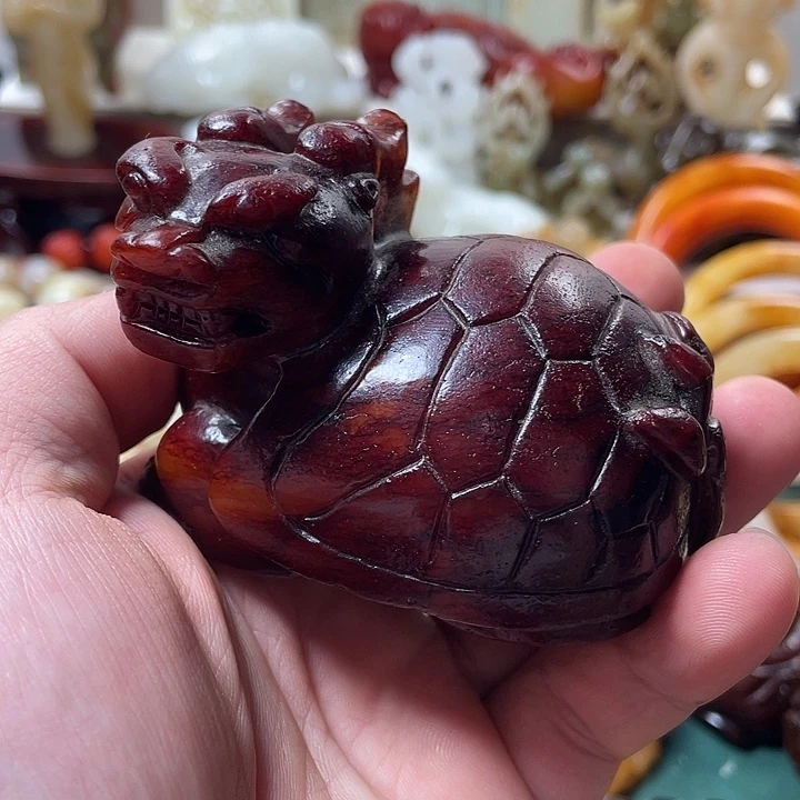 大***鱼和田玉未镶嵌颈饰