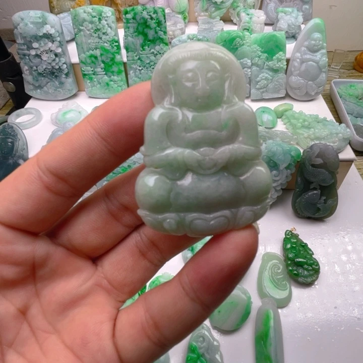 翡翠未镶嵌颈饰翡翠