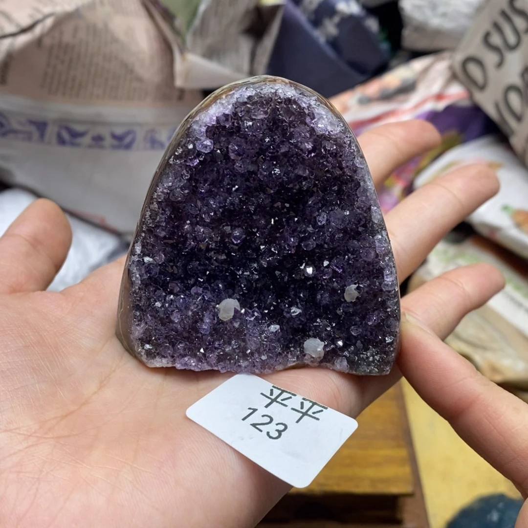 紫晶乌拉圭未镶嵌