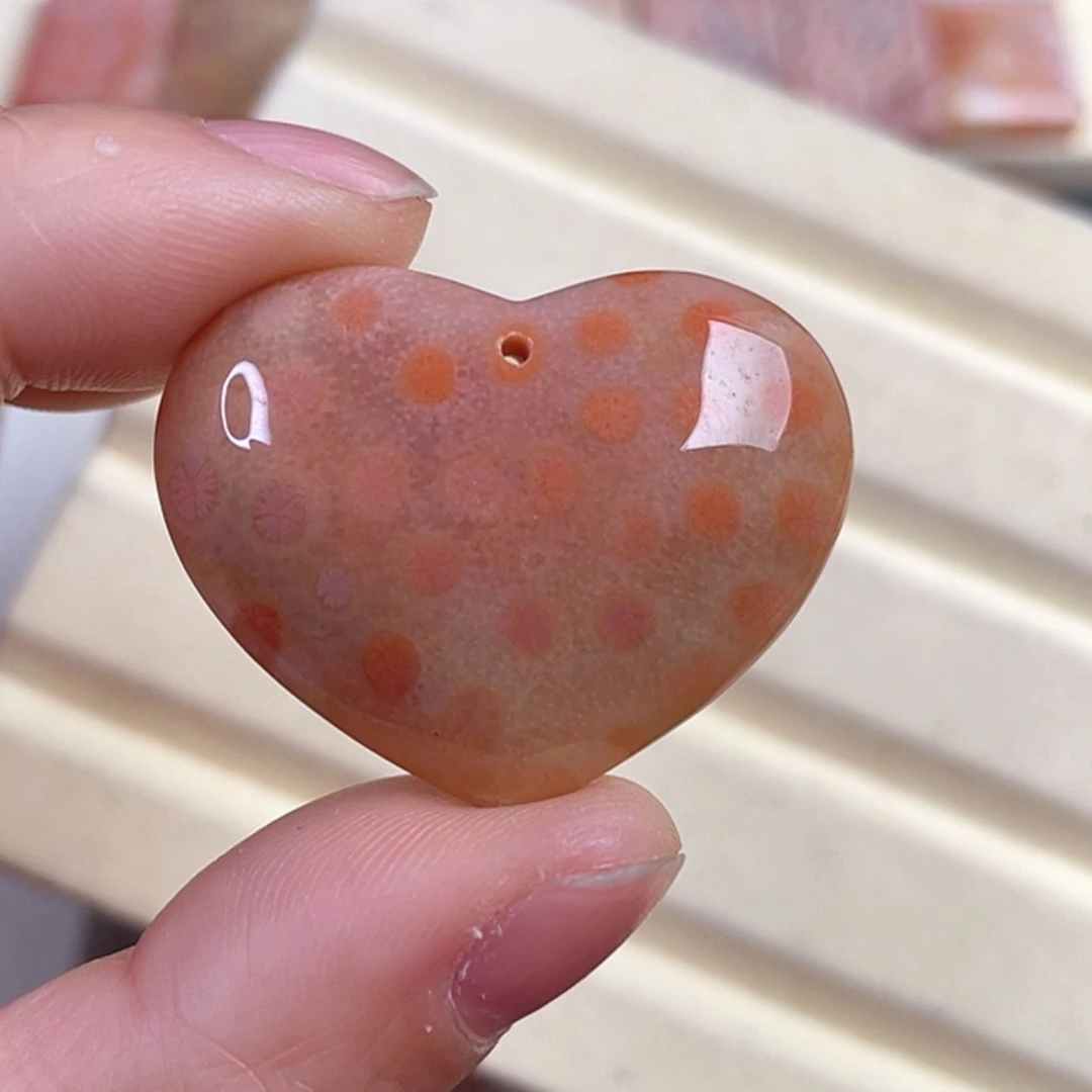 【闪购商品】硅化玉吊坠(赠链)未镶嵌