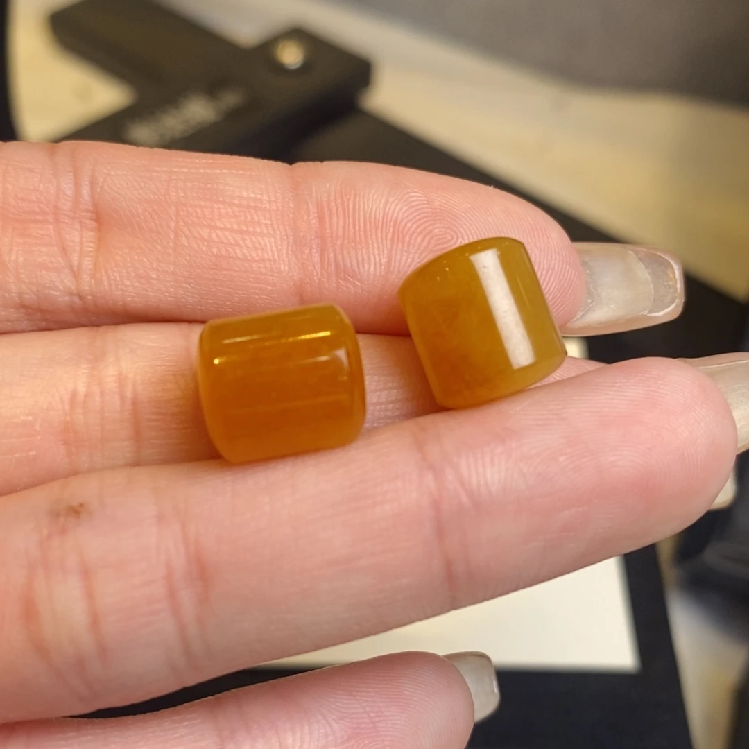 翡翠耳饰未镶嵌冰红翡桶珠