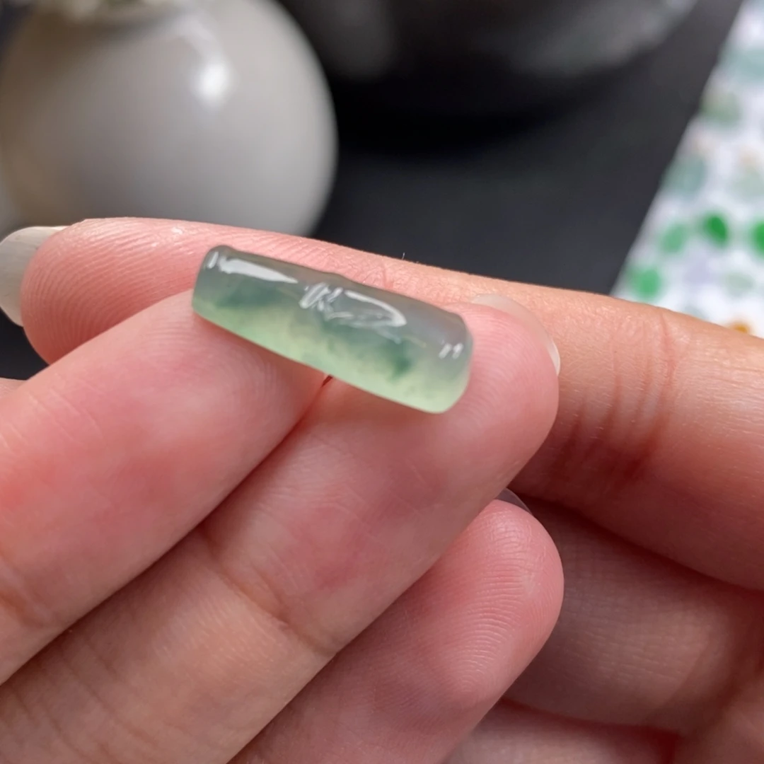 翡翠散珠晴底竹节