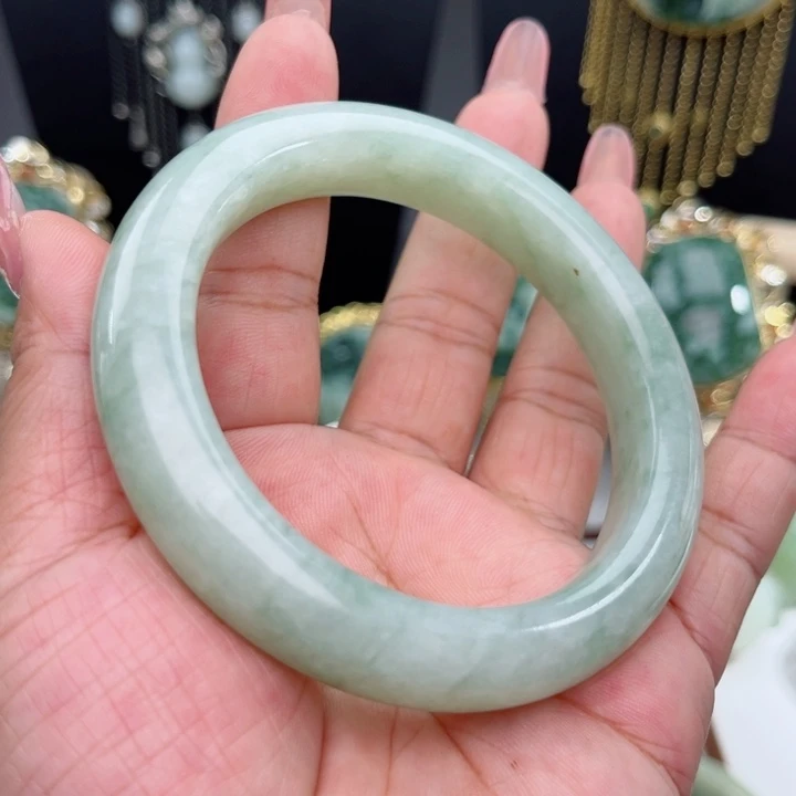 美***6未镶嵌透闪石-蛇纹石玉手镯