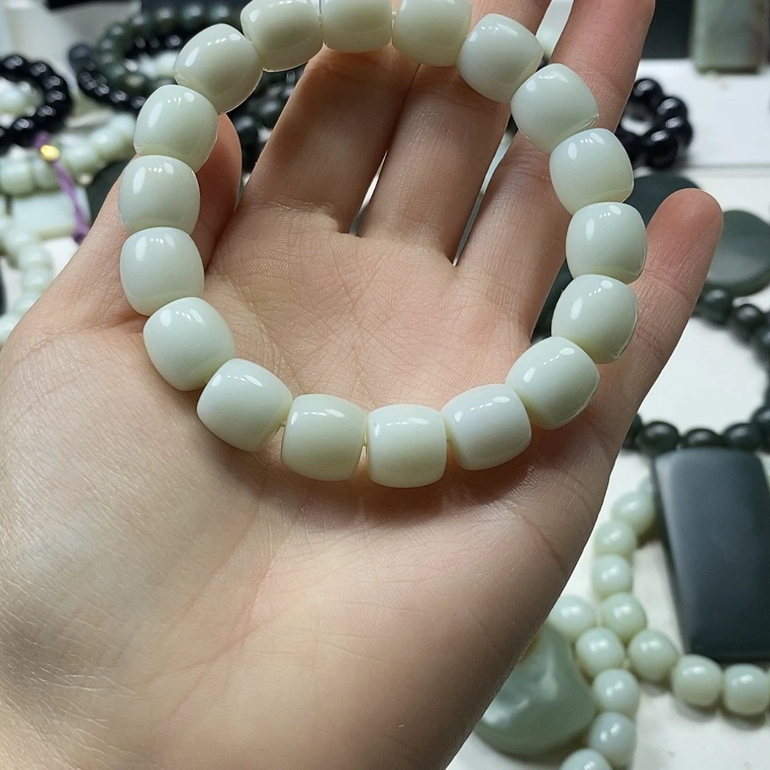 和田玉未镶嵌手串