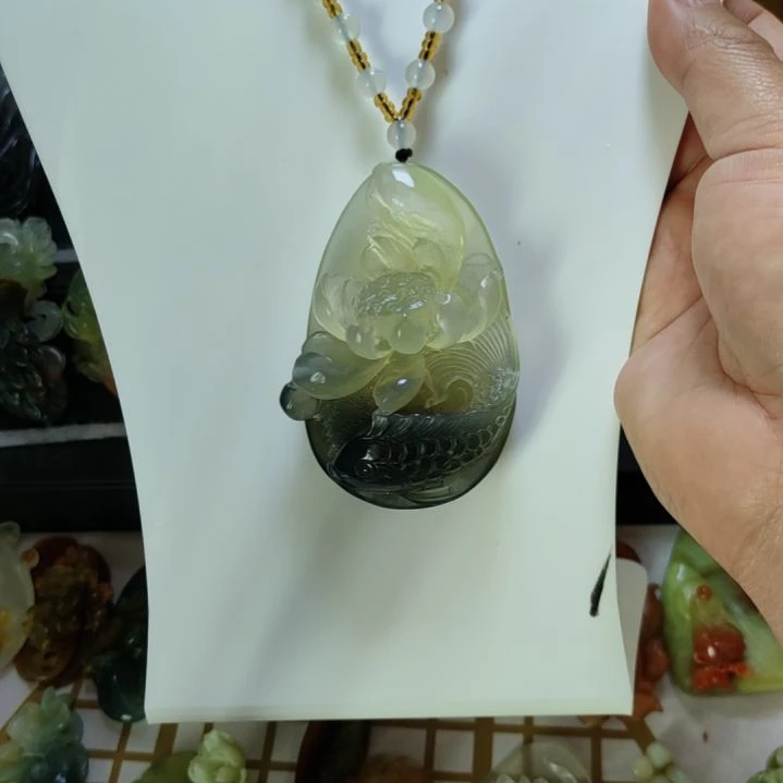 吉***喵蛇纹石玉合金颈饰