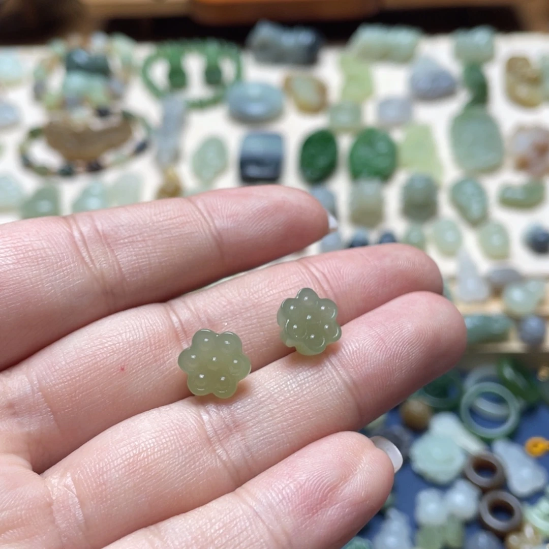 和田玉未镶嵌吊坠(不含链)一对