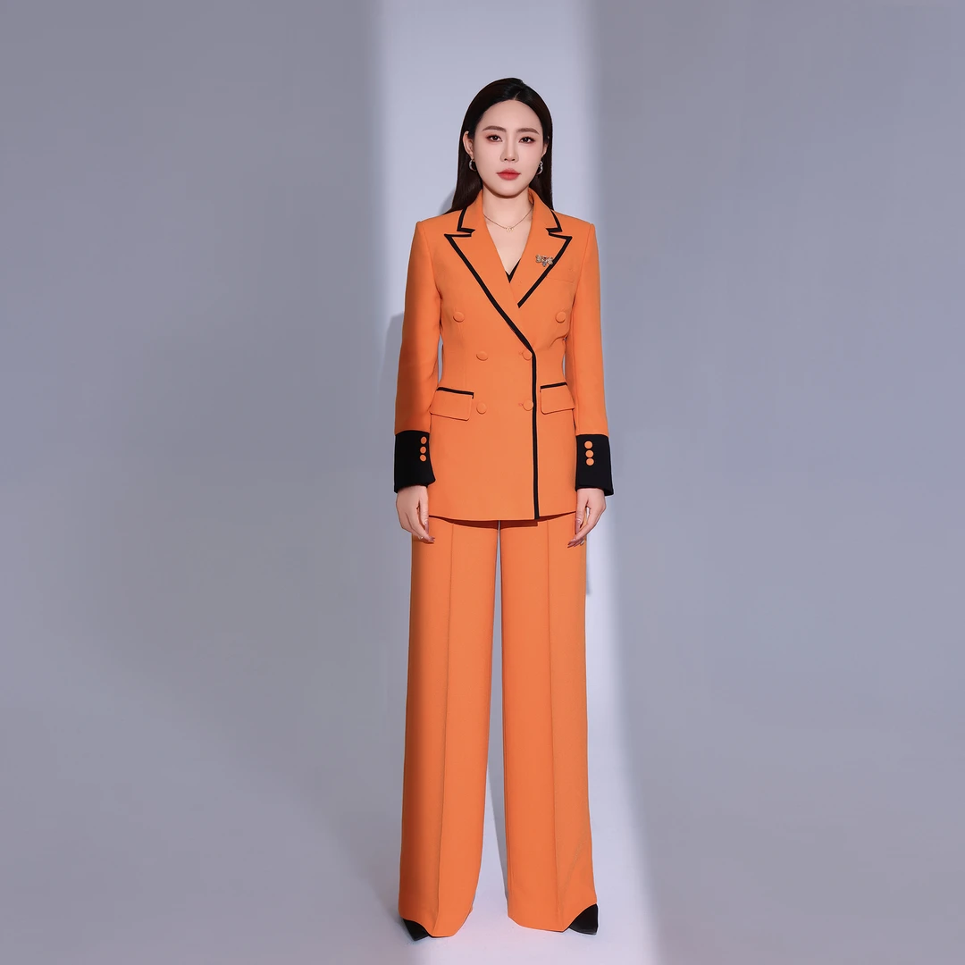 春夏时尚轻奢正装女西装套装修身气质轻奢设计师显瘦西服职业装